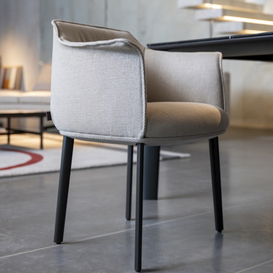 Venditore Poltrona Frau Chair Archibald Shop Forma Design | Seats